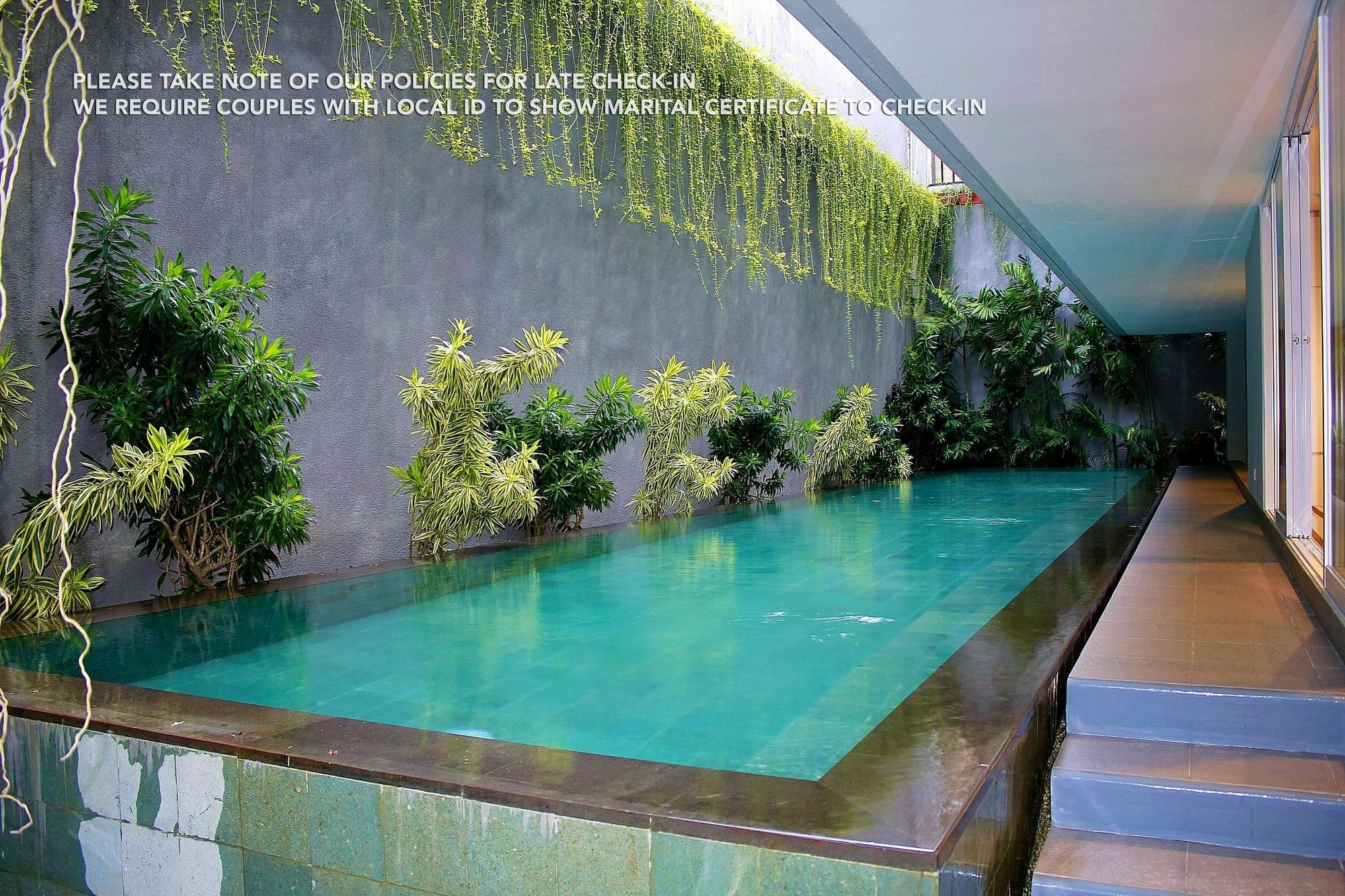 Zen Rooms Patra Kuningan Syariah Jakarta Luaran gambar