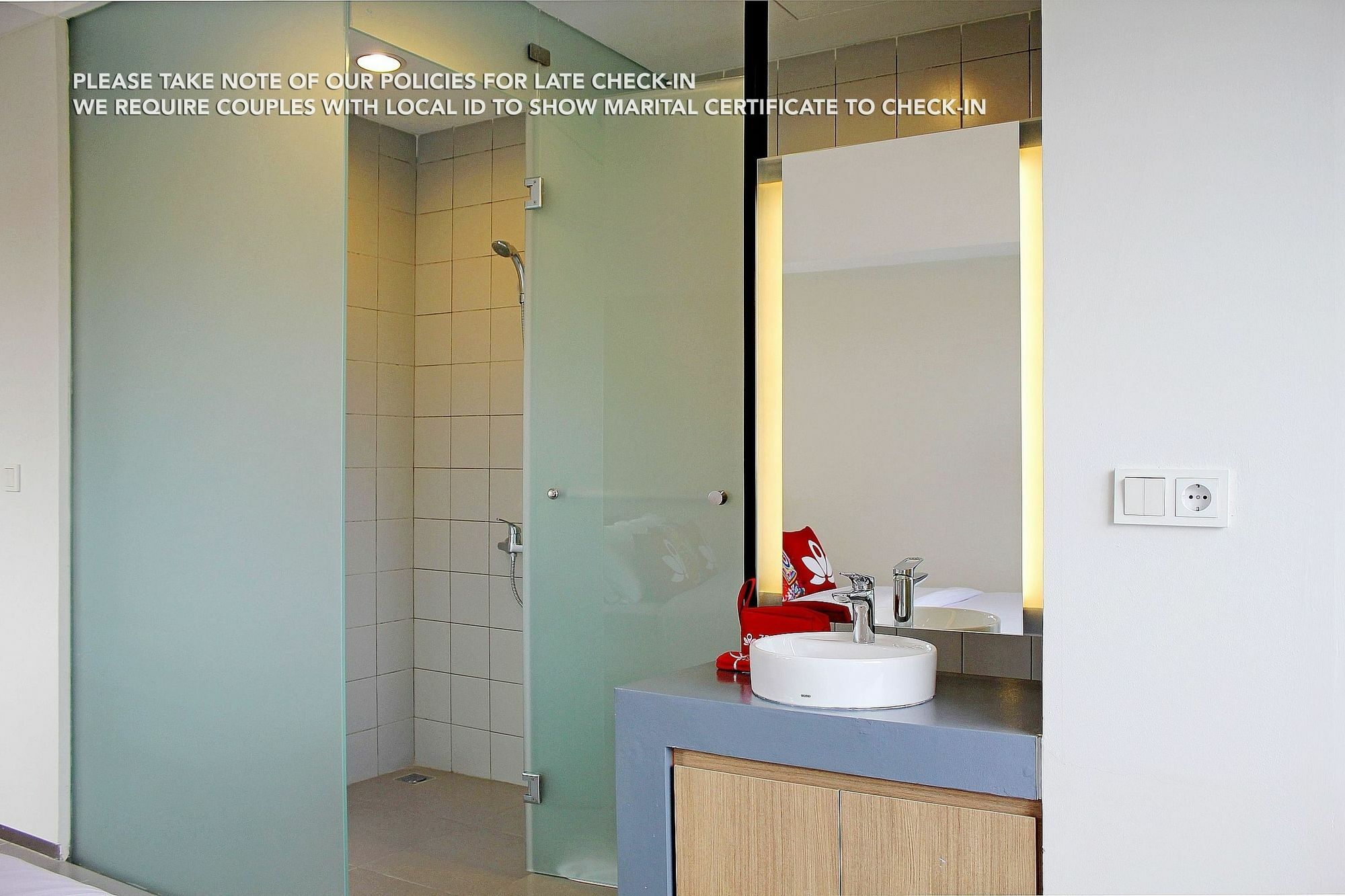 Zen Rooms Patra Kuningan Syariah Jakarta Luaran gambar